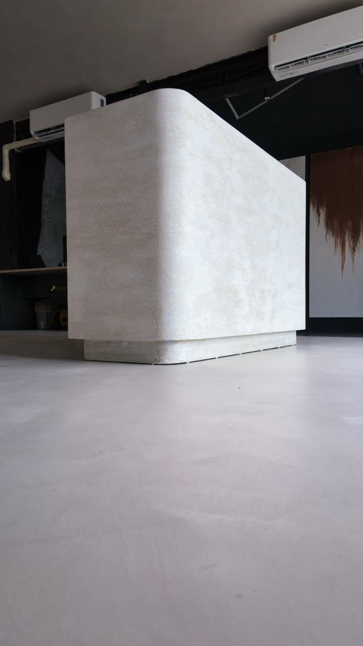 Decorative surfaces in an interior — the Pratta showroom