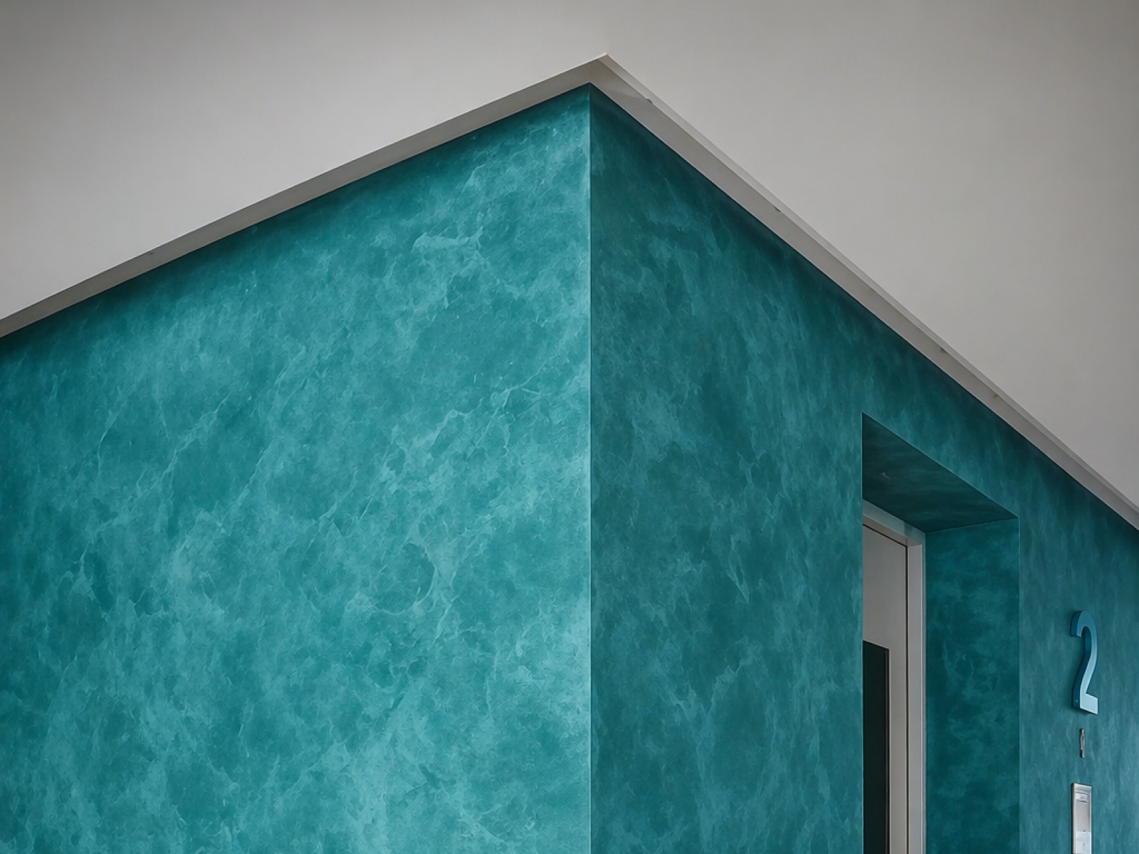 Decorative finish in an interior